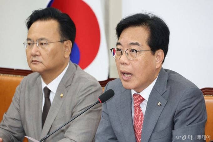 송언석 국민의힘 원내대표가 19일 오전 서울 여의도 국회에서 열린 비리백화점 이재명 정부 인사청문회 대책회의에서 발언하고 있다.   2025.6.19/뉴스1  Copyright (C) 뉴스1. All rights reserved. 무단 전재 및 재배포,  AI학습 이용 금지. /사진=(서울=뉴스1) 이광호 기자